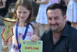 Nina Mahlová zvítězila na mezinárodní soutěži ve hře na akordeon